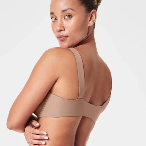 SPANXsmooth Bra-llelujah!
Lightly Lined Full Coverage Bra In Beige Size 38C - Picture 2 of 8